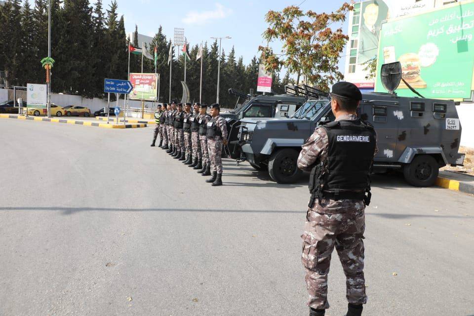 الامن : القوة في مواقعها لتوفير اعلى معايير الأمن خلال المباراة وندعو للتحلي بالروح الرياضية وبقيمنا الأصيلة