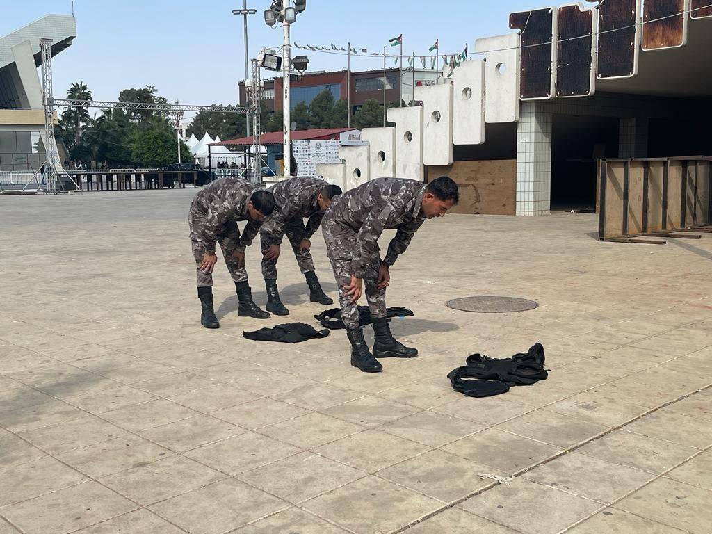 الامن : القوة في مواقعها لتوفير اعلى معايير الأمن خلال المباراة وندعو للتحلي بالروح الرياضية وبقيمنا الأصيلة