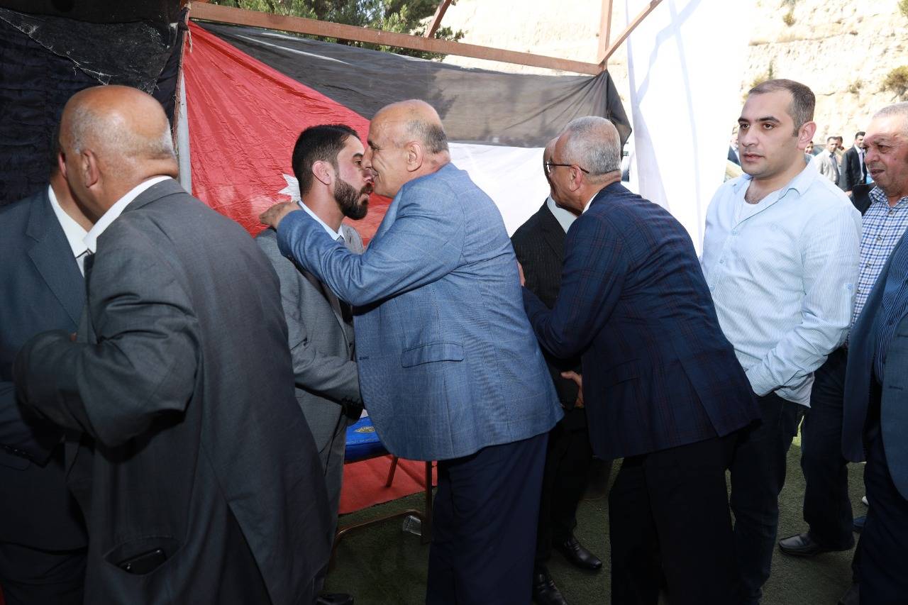 سليمان عبد الرحمن خريسات يقيم مأدبة غداء بمناسبة زفاف ابنه المهندس عماد