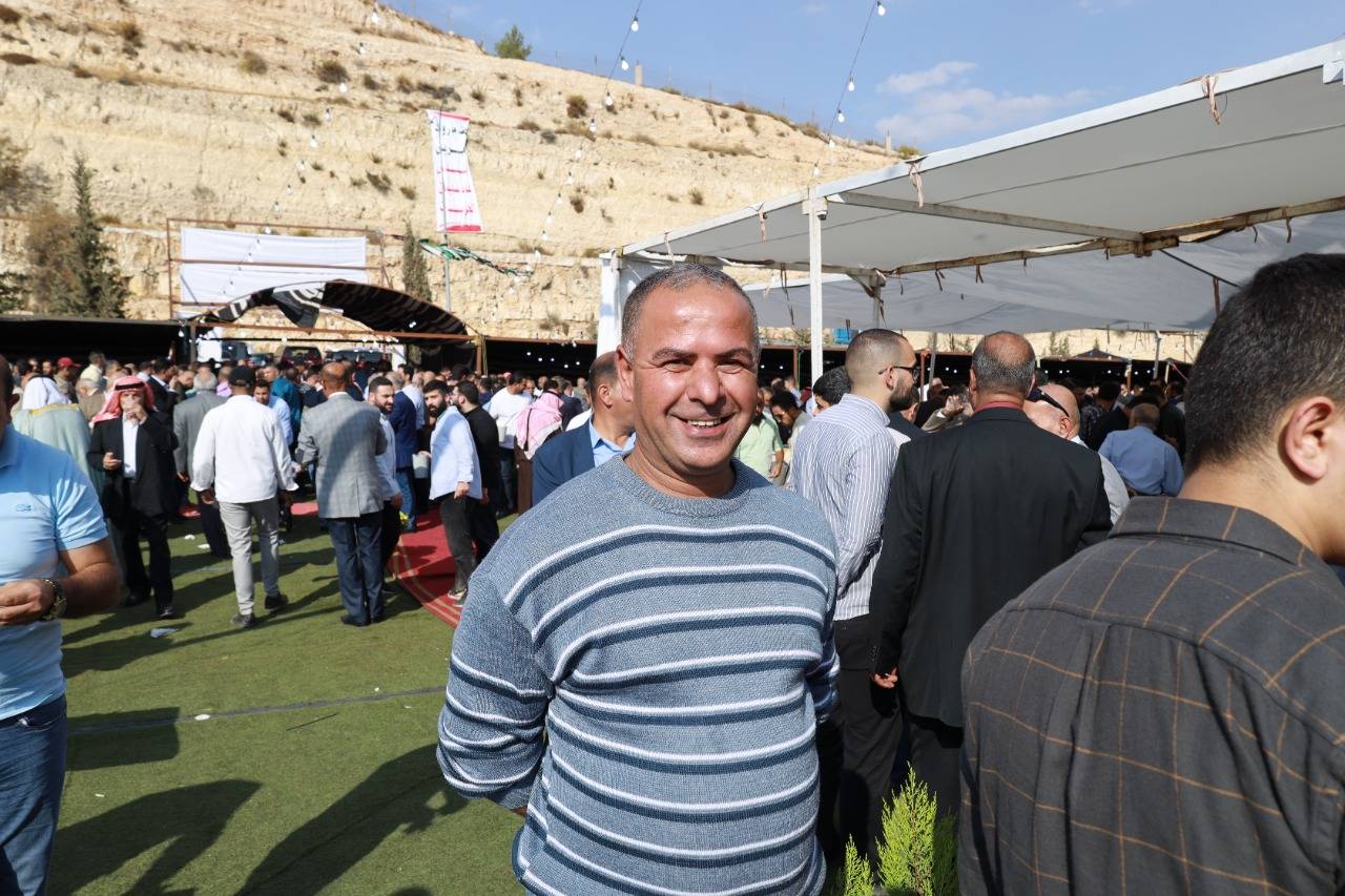 سليمان عبد الرحمن خريسات يقيم مأدبة غداء بمناسبة زفاف ابنه المهندس عماد