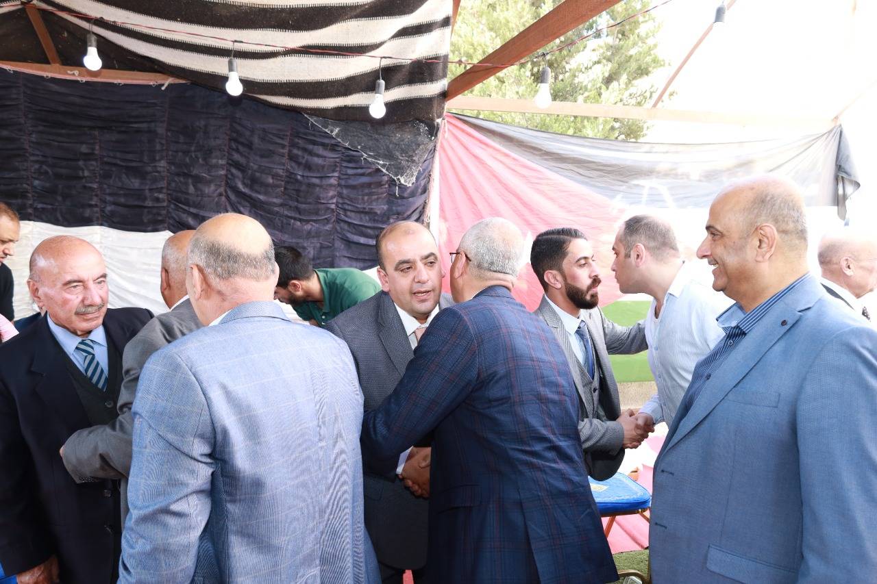 سليمان عبد الرحمن خريسات يقيم مأدبة غداء بمناسبة زفاف ابنه المهندس عماد