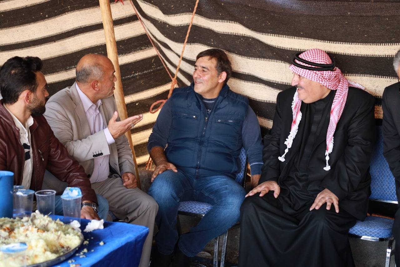 سليمان عبد الرحمن خريسات يقيم مأدبة غداء بمناسبة زفاف ابنه المهندس عماد