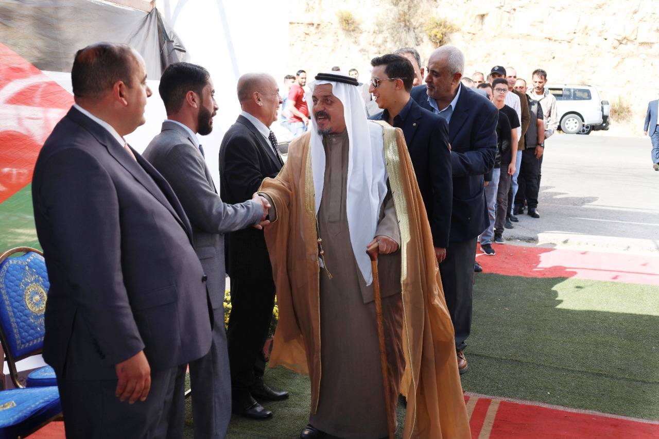 سليمان عبد الرحمن خريسات يقيم مأدبة غداء بمناسبة زفاف ابنه المهندس عماد