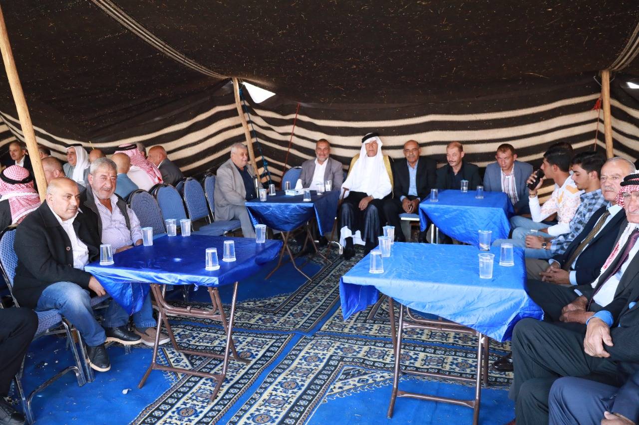 سليمان عبد الرحمن خريسات يقيم مأدبة غداء بمناسبة زفاف ابنه المهندس عماد