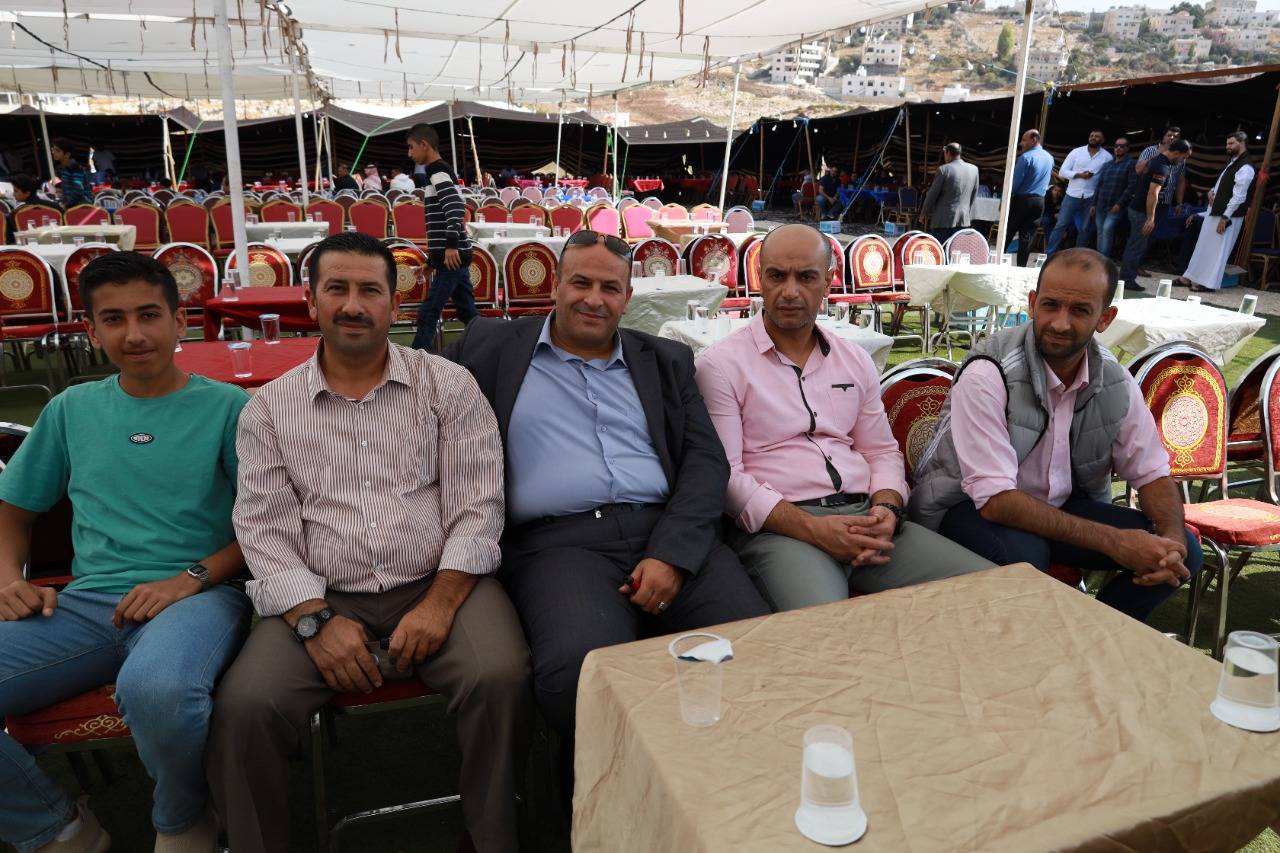 سليمان عبد الرحمن خريسات يقيم مأدبة غداء بمناسبة زفاف ابنه المهندس عماد