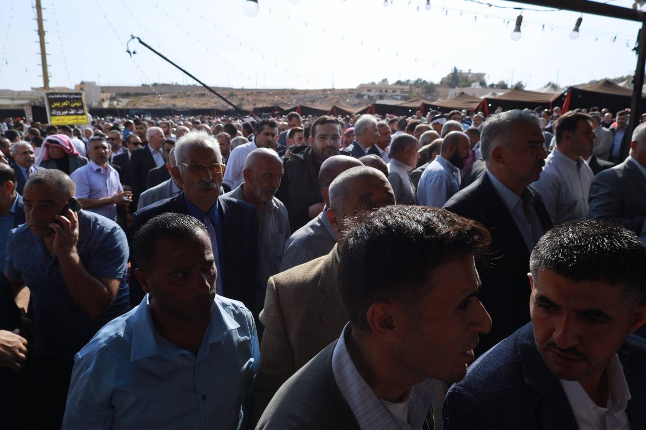 سليمان عبد الرحمن خريسات يقيم مأدبة غداء بمناسبة زفاف ابنه المهندس عماد