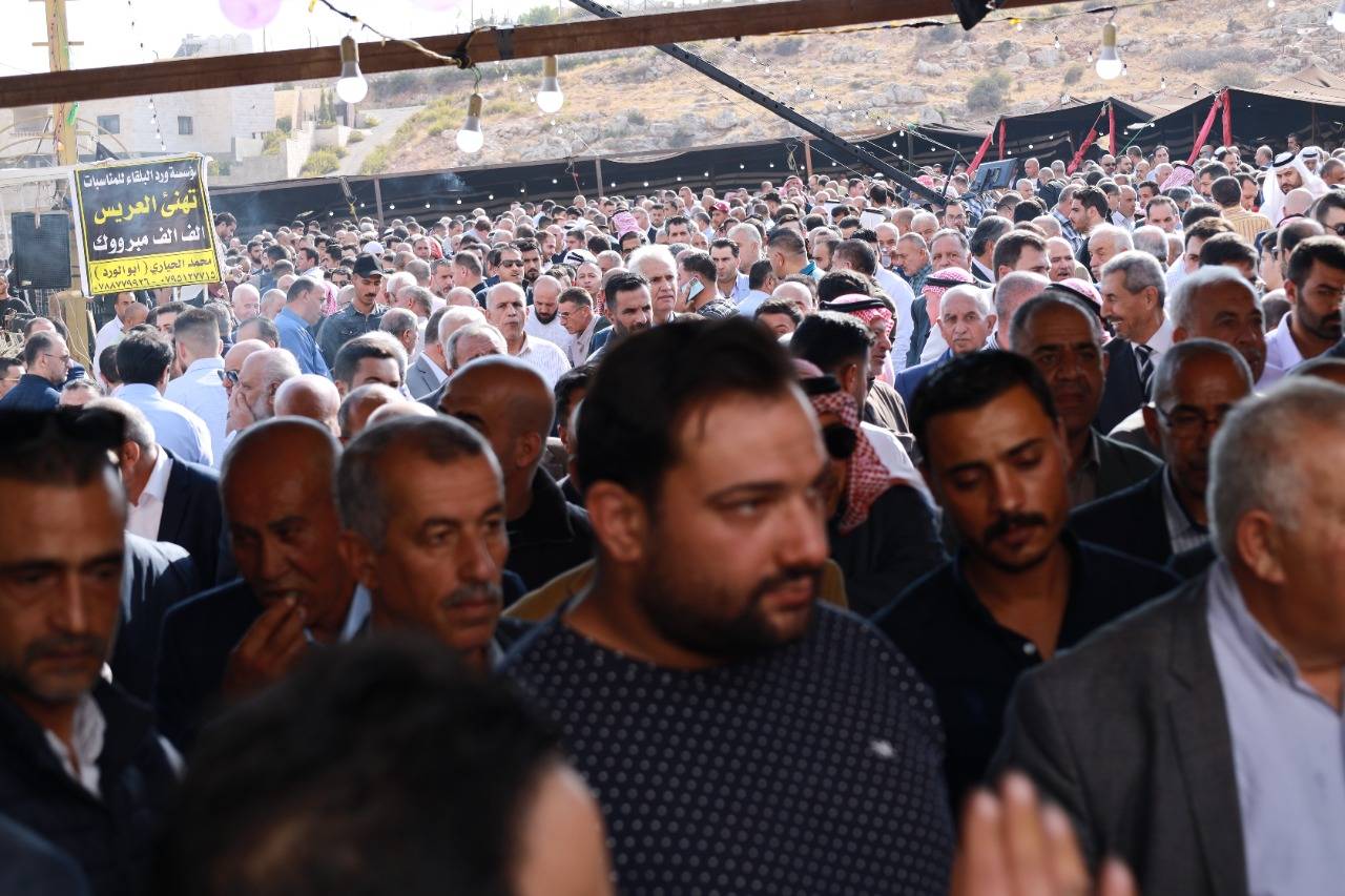 سليمان عبد الرحمن خريسات يقيم مأدبة غداء بمناسبة زفاف ابنه المهندس عماد