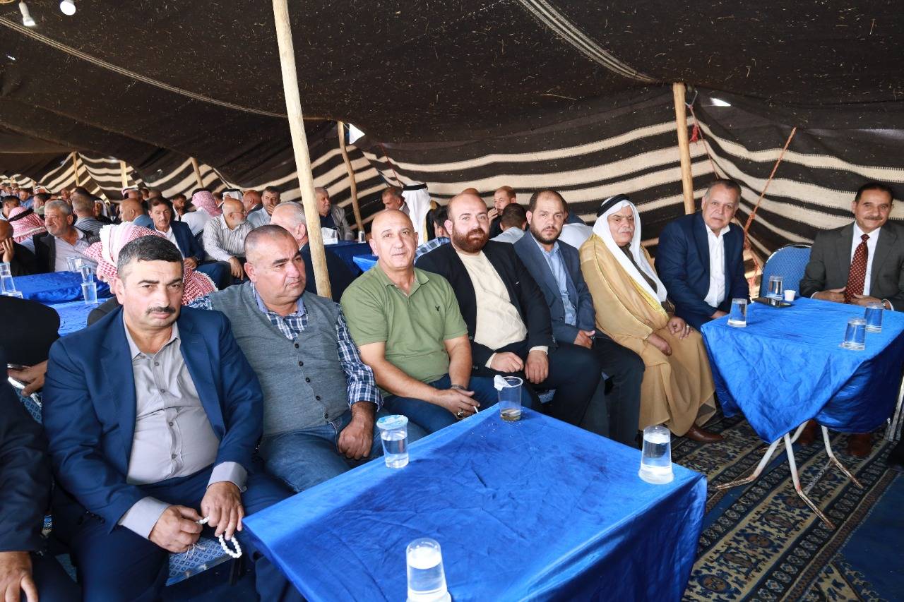 سليمان عبد الرحمن خريسات يقيم مأدبة غداء بمناسبة زفاف ابنه المهندس عماد