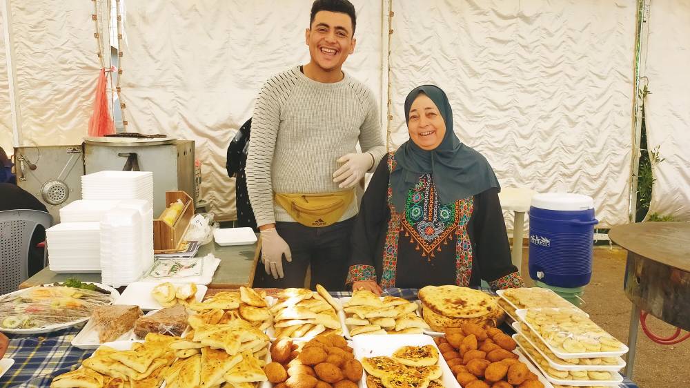 الحنيفات يعفي مشتركين مهرجان الرمان الرابع عشر من رسوم الاشتراك وزراعة اربد تبدأ بإعادة رسوم اليوم