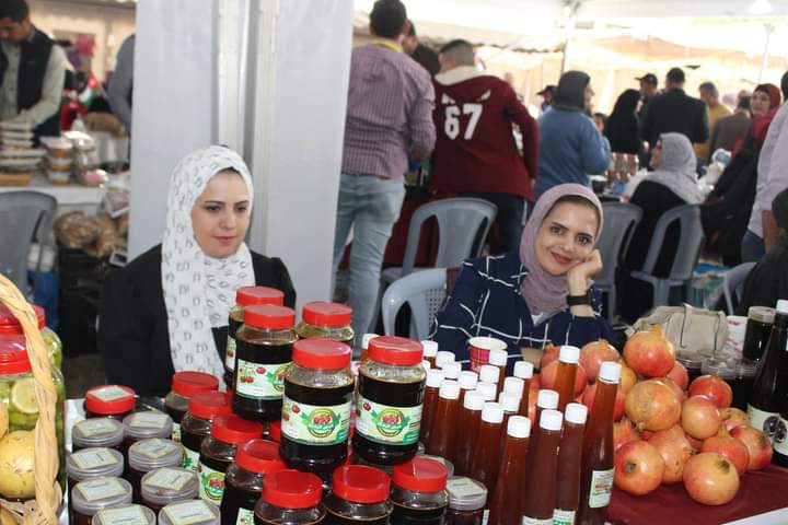 الحنيفات يعفي مشتركين مهرجان الرمان الرابع عشر من رسوم الاشتراك وزراعة اربد تبدأ بإعادة رسوم اليوم