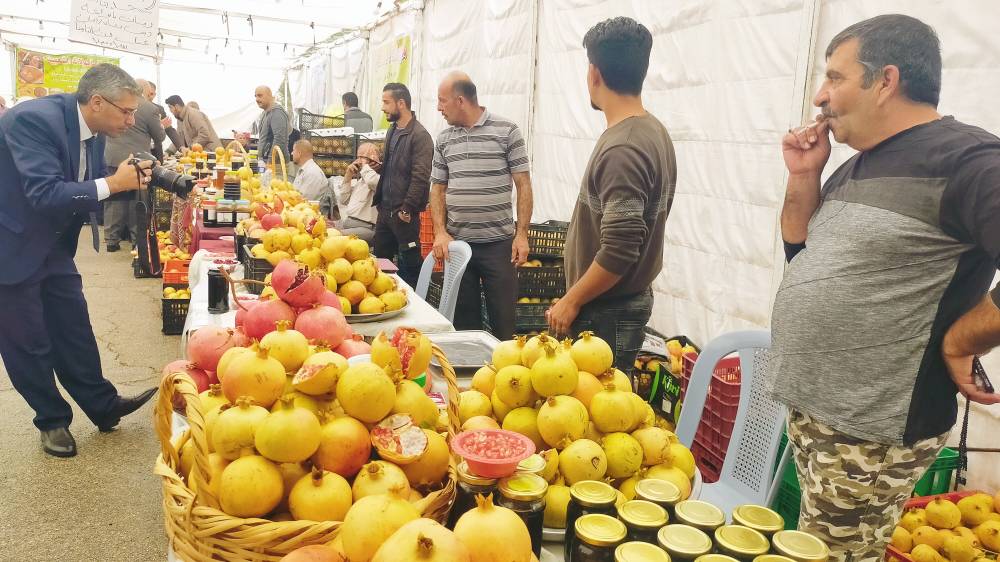 الحنيفات يعفي مشتركين مهرجان الرمان الرابع عشر من رسوم الاشتراك وزراعة اربد تبدأ بإعادة رسوم اليوم