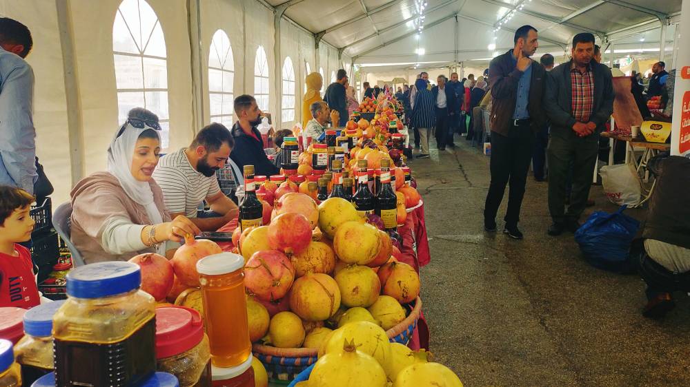 الحنيفات يعفي مشتركين مهرجان الرمان الرابع عشر من رسوم الاشتراك وزراعة اربد تبدأ بإعادة رسوم اليوم