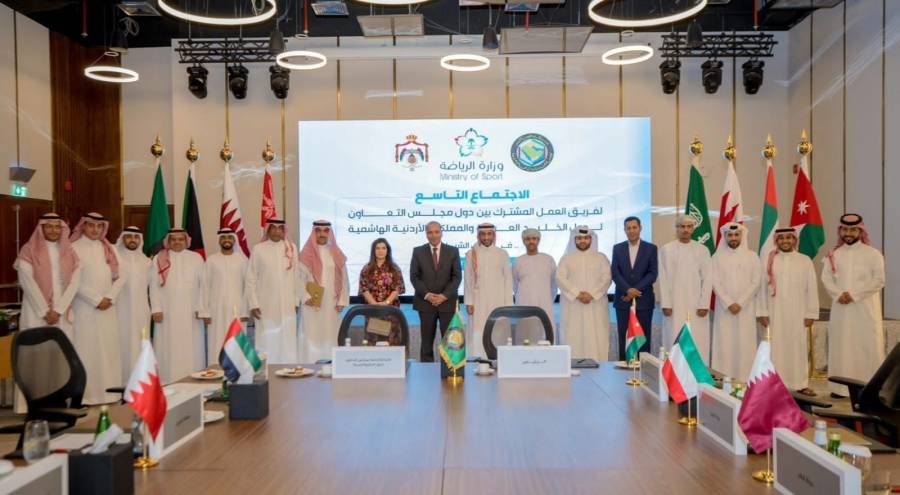 أمين عام وزارة الشباب يلتقي الشباب المشاركين بفعاليات برنامج تمكين الشباب الخليجي في جدة