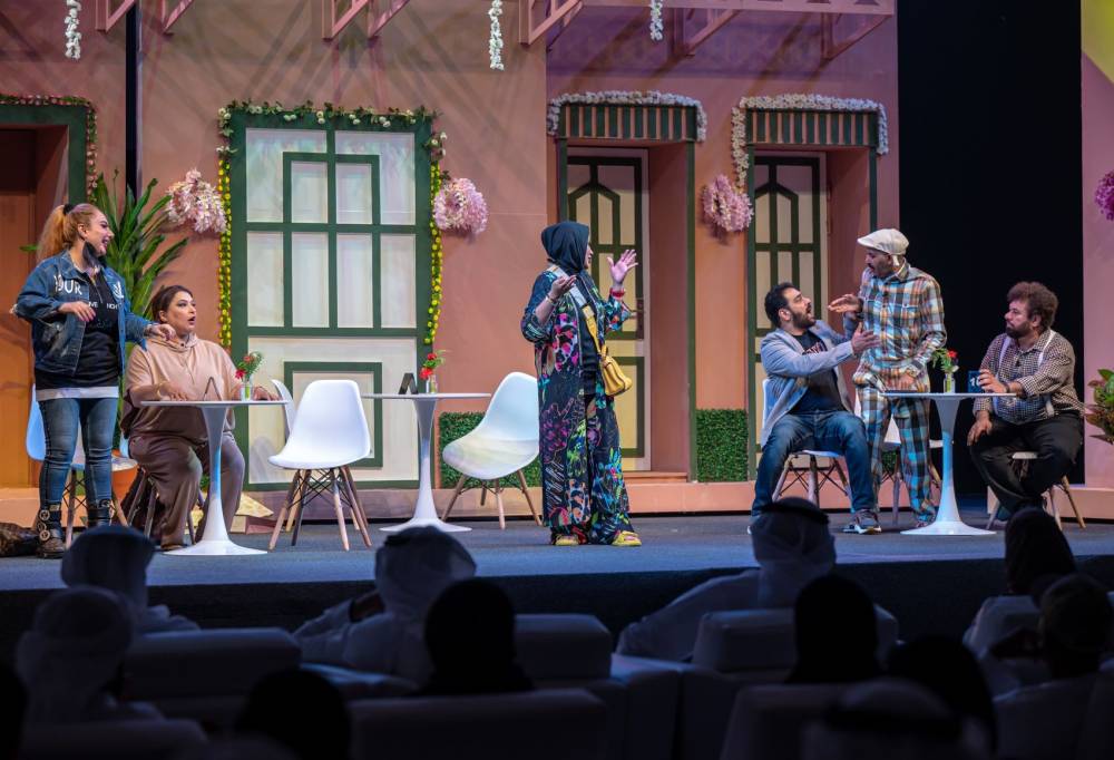 طارق العلي يرافق جمهور الشارقة الدولي للكتاب بساعتين من الضحك في شقة لندن