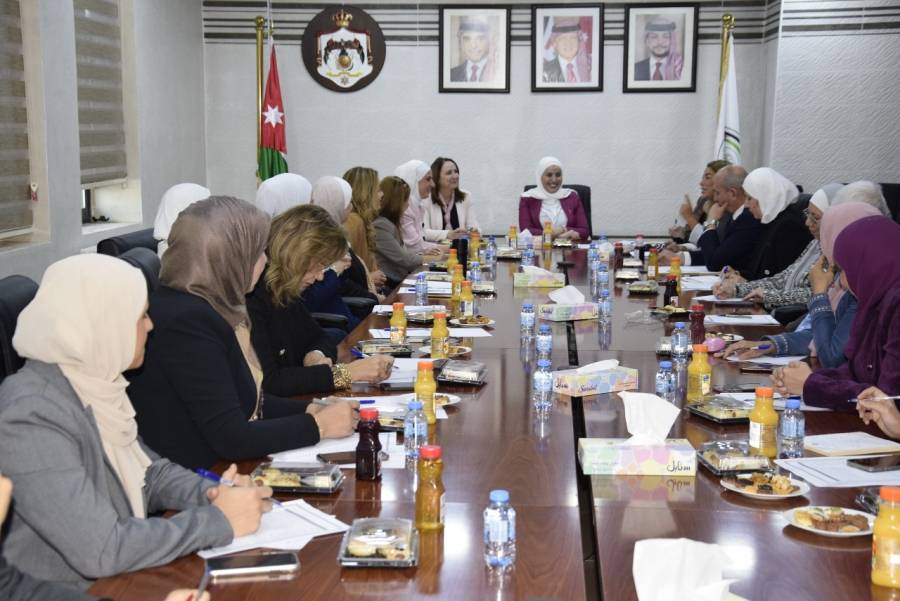 بني مصطفى تترأس اجتماعا لمناقشة الخطط المقترحة للقطاعات في تمكين المرأة ضمن رؤية التحديث الاقتصادي