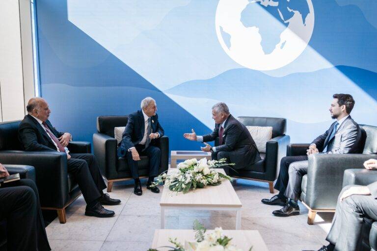 الملك يلتقي الرئيس العراقي على هامش مؤتمر COP27