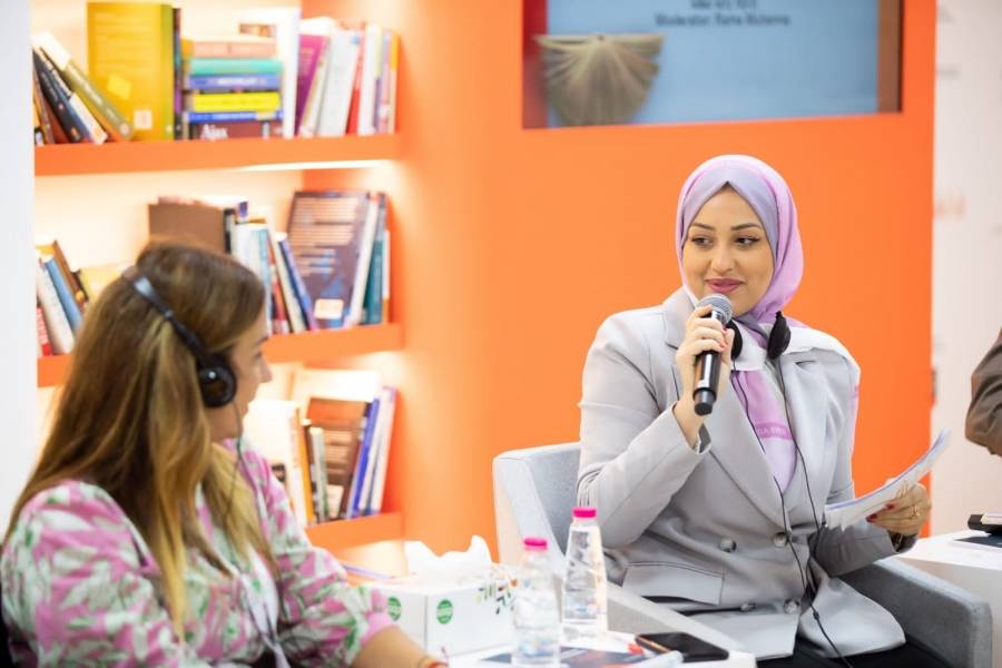 خلال ندوة أدبيّة في الشارقة الدولي للكتاب روائيون: الصدق والموضوعيّة عناصر تُحدّد شكل الحوار بين الكاتب والقارئ
