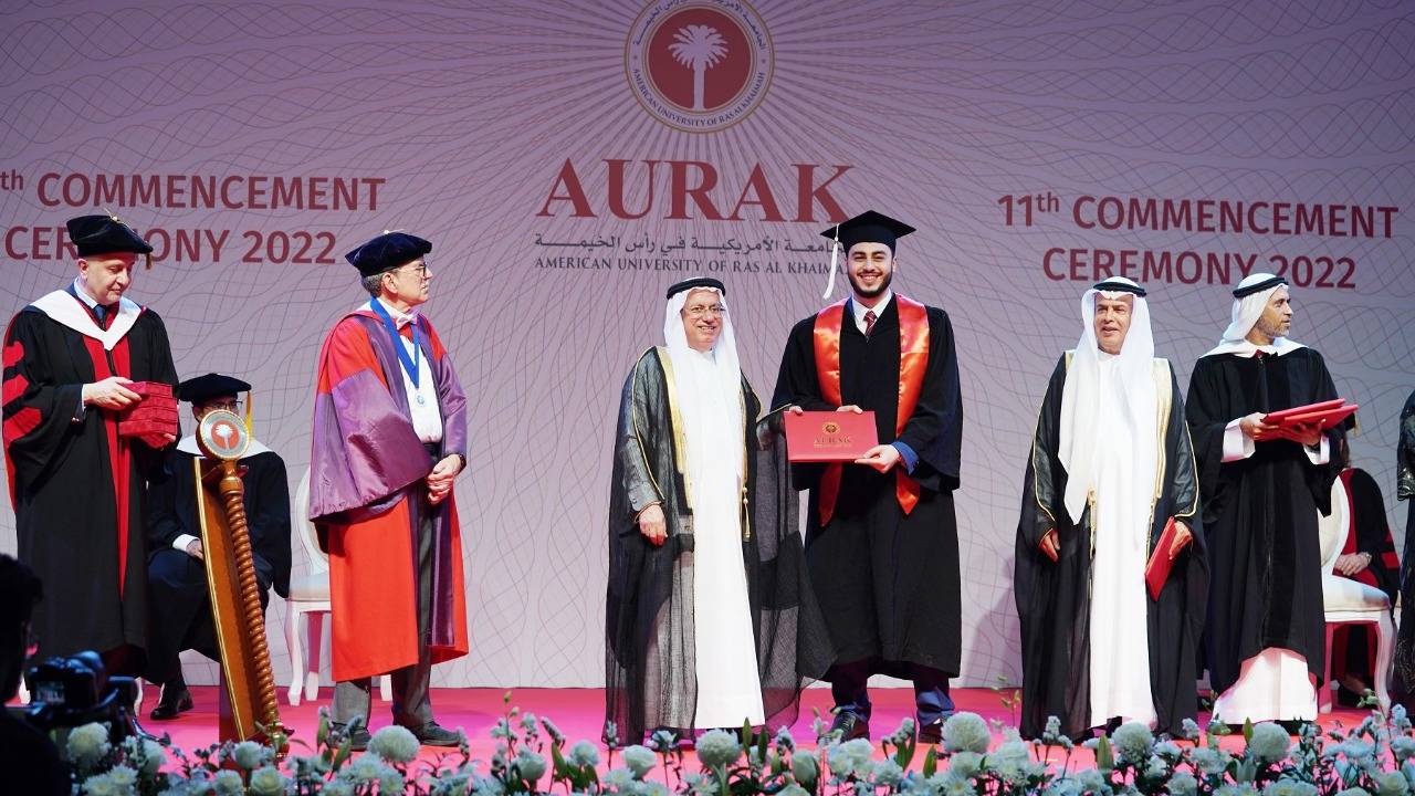 الجامعة الامريكية براس الخيمة تشهد تخريج 213 طالب في إطار الدفعة الحادية عشر  