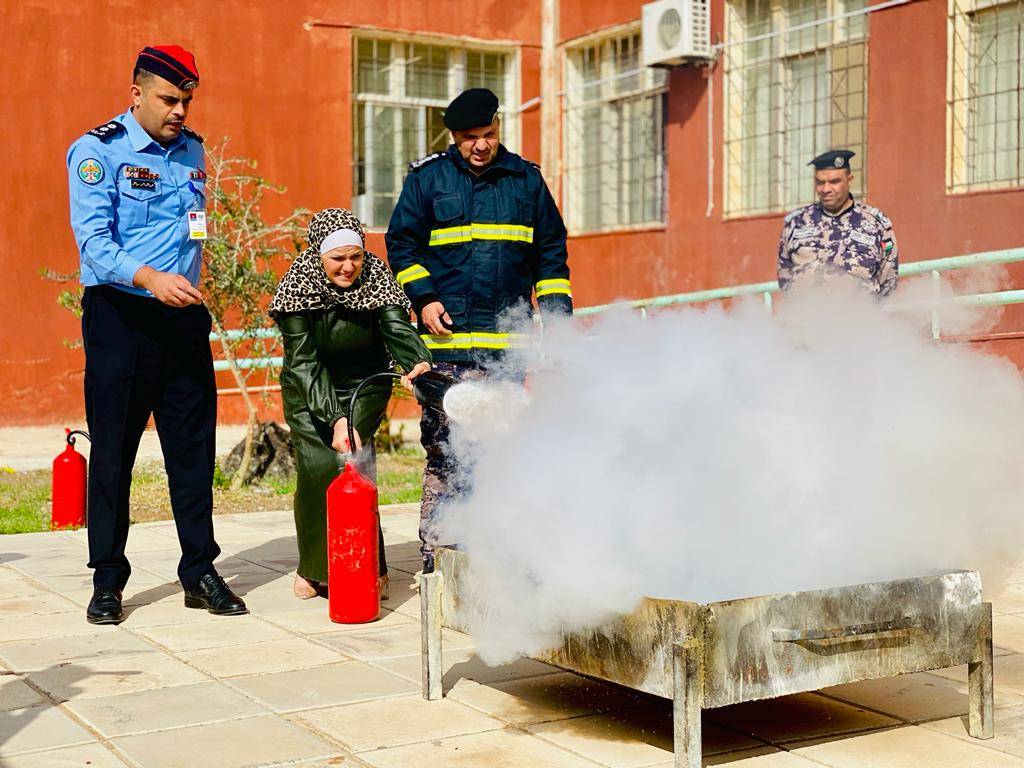محاضره توعويه عن الإسعافات الأولية والاطفاء في مادبا 