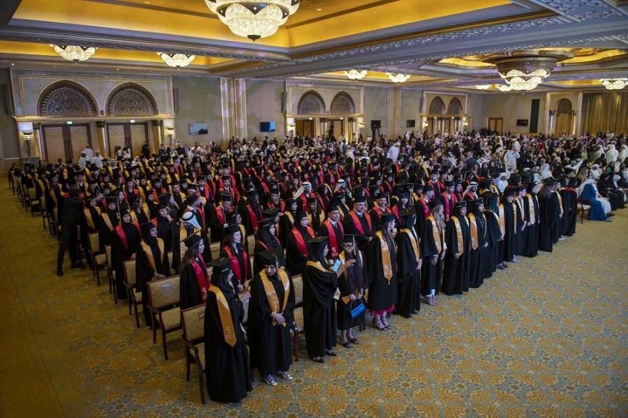 جامعة السوربون أبوظبي تحتفل بتخريج الدفعة الـ 13 من طلبتها