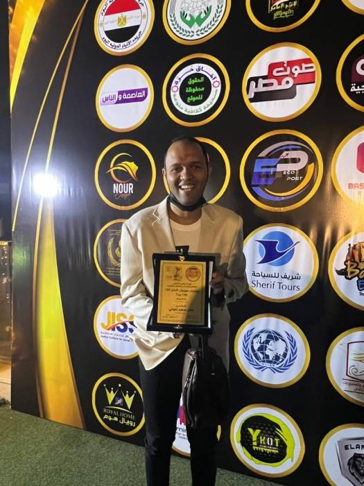 مهرجان 100 Top الدولي يكرم الإعلامي ( هتان زمزمي )