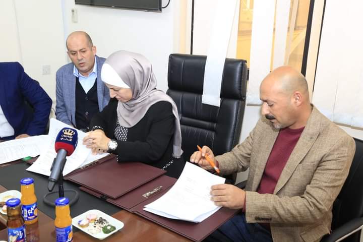 سلطة وادي الأردن : توقيع اتفاقيات تاجير أراضي بمساحة ٩٠٠ دونم لاقامة مشاريع استثمارية زراعية