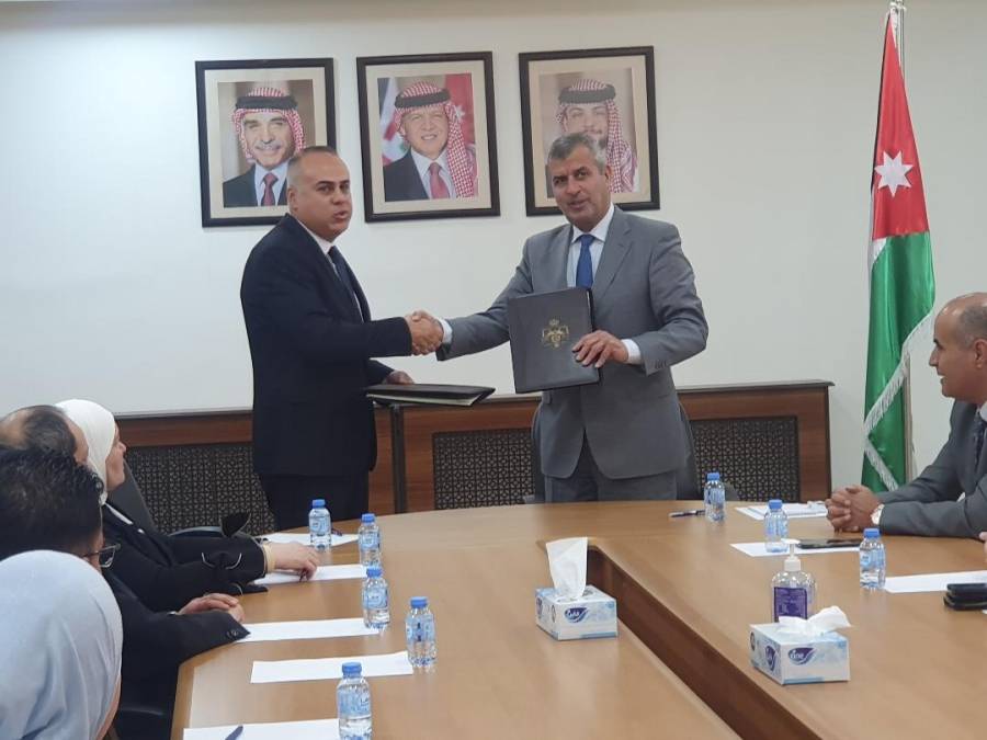الخرابشة: مذكرتا تفاهم لاستكشاف الليثيوم والذهب جنوب المملكة
