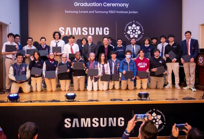 سامسونج تقوم بتخريج ست وعشرين طالباً من برنامج مبادرة Samsung Innovation Campus