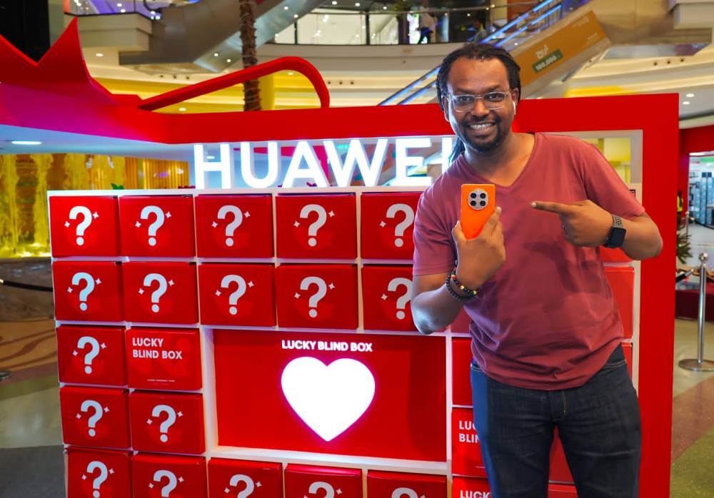 فعالية رائعة لشرف دي جي وهواوي في ميغامول الشارقة