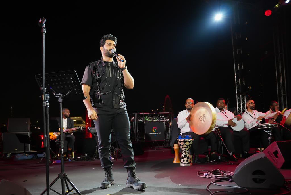 محمود التركي يشعل أجواء رأس السنة 2023 في دبي ويصوّر الأغنية الرسمية لـخليجي25 في البصرة