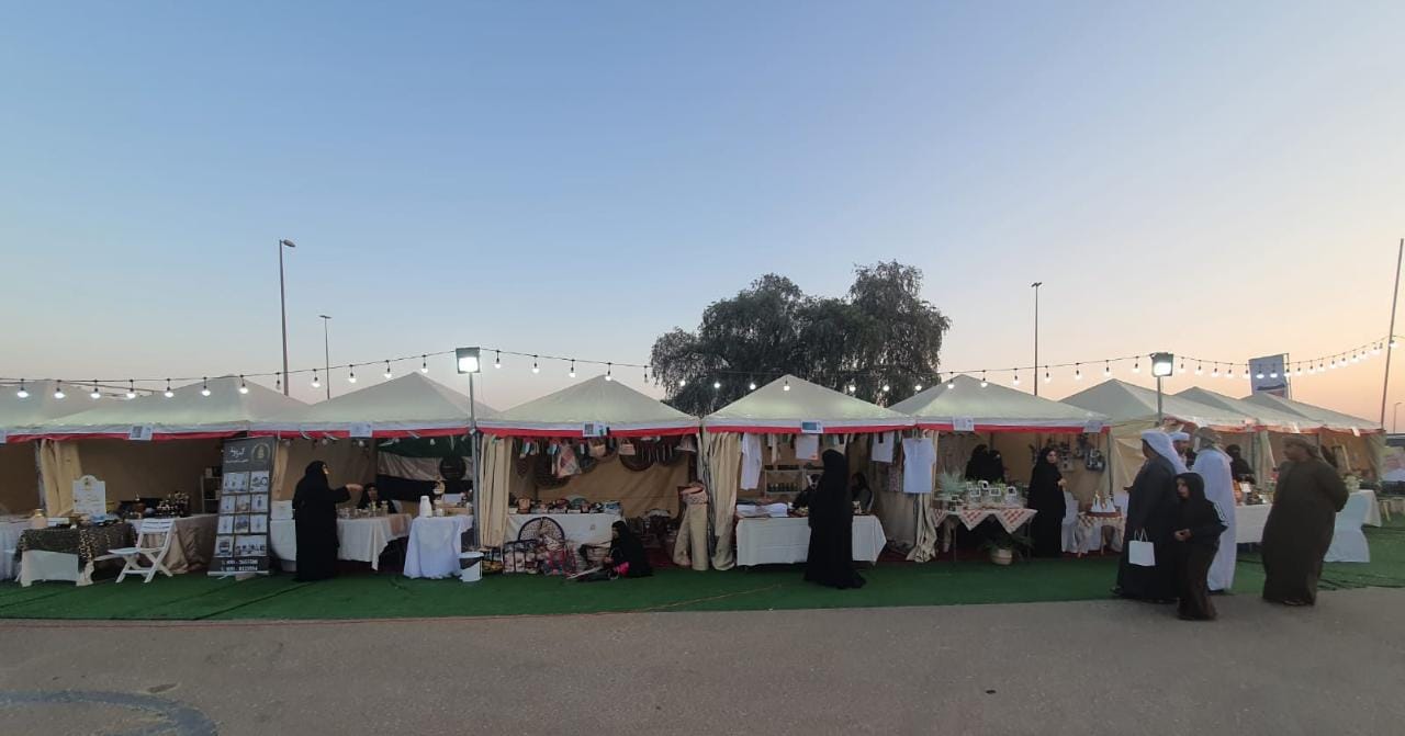 انطلاق فعاليات القرية التراثية المصاحبة لمهرجان الشيخ محمد بن زايد لسباق الهجن ومزاينة الابل   