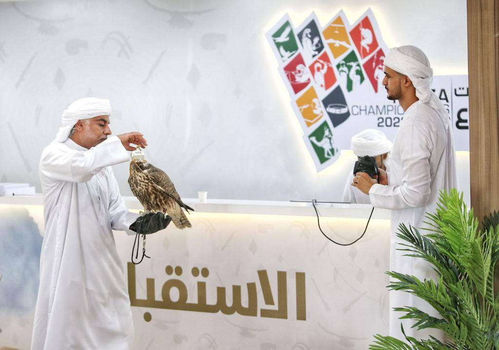 انطلاقة قوية ومشاركة خليجية فيالعامة مفتوح لبطولة فزاع للصيد بالصقور