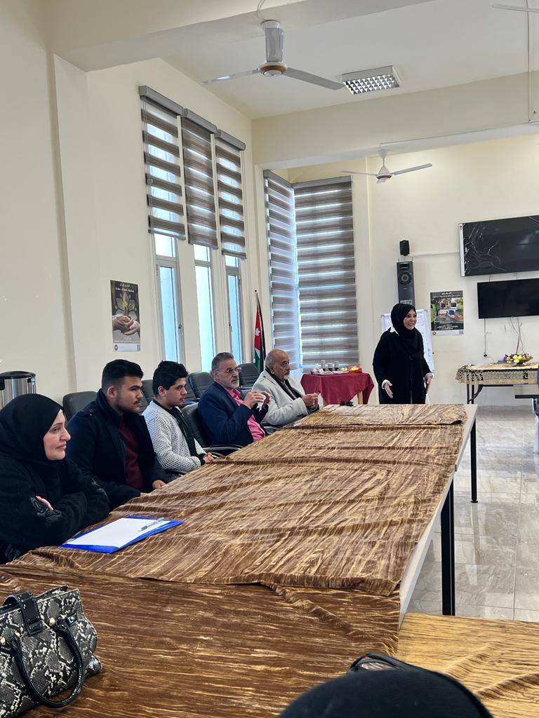 ندوه توعويه حول توعوية  أهمية المشاركة في الأحزاب السياسية في المفرق  صور