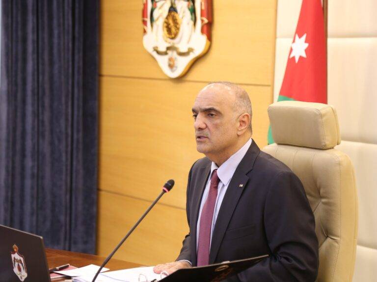 رئيس الوزراء يؤكد ضرورة اتخاذ أعلى درجات الجاهزية للتعامل مع الأحوال الجوية المتوقعة