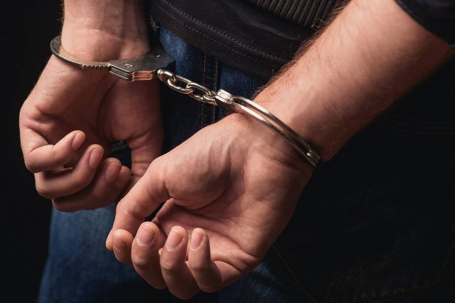 القبض على سارق مصاغ ذهبي من أحد محال المجوهرات في مدينة إربد