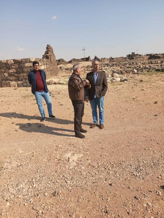 وزير السياحة والآثار يقوم بزيارة ميدانية لقصر المشتى والموقع الأثري في أم الجمال