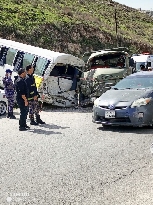 تسعة اصابات بحادث تصادم بين خمسة مركبات في بيت يافا