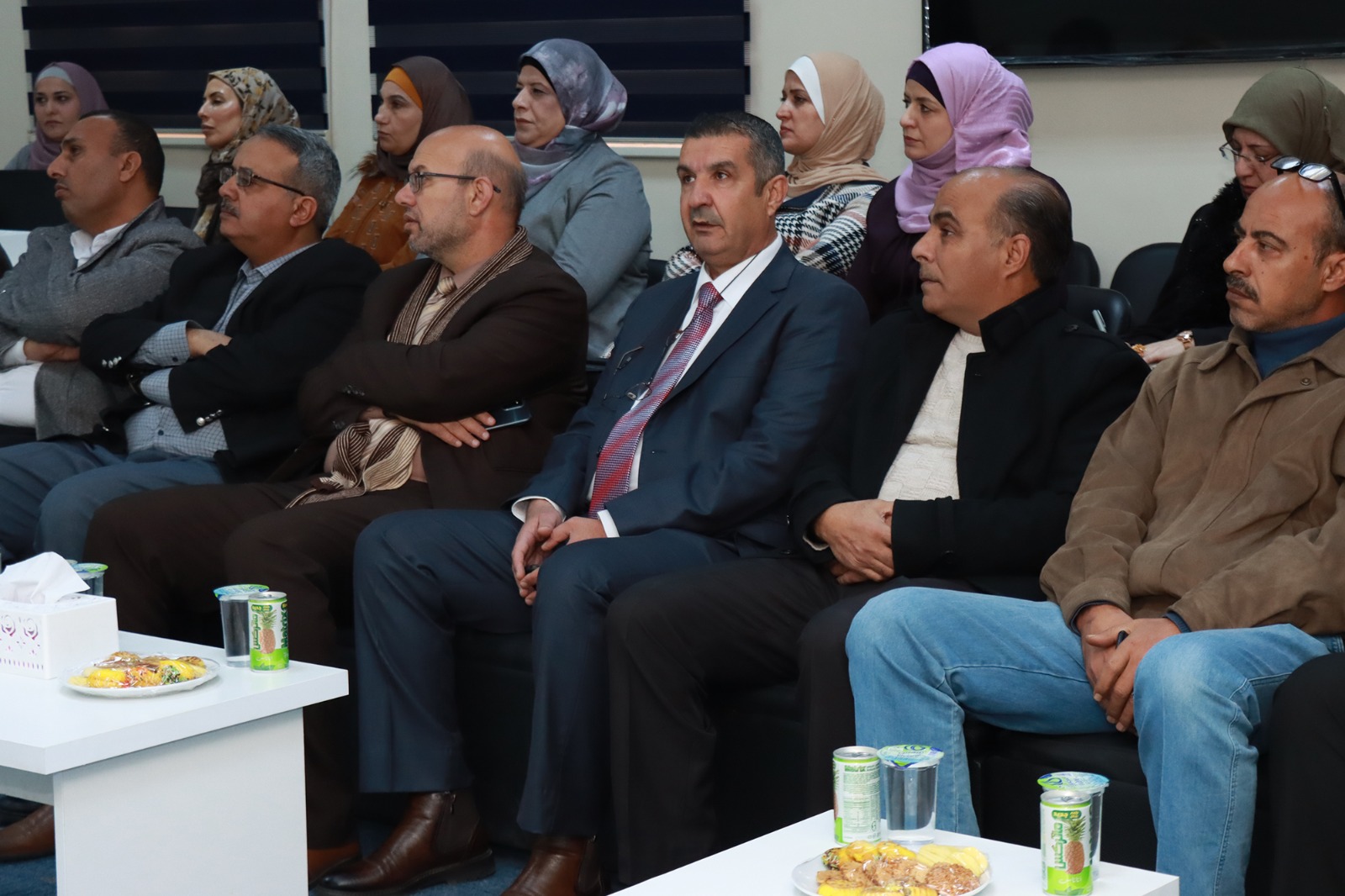 جلسة نقاشية في جامعة الحسين بن طلال لعرض نتائج دراسة  جودة الأداء التدريسي لمعلمي مديرية التربية والتعليم لمنطقة معان . 