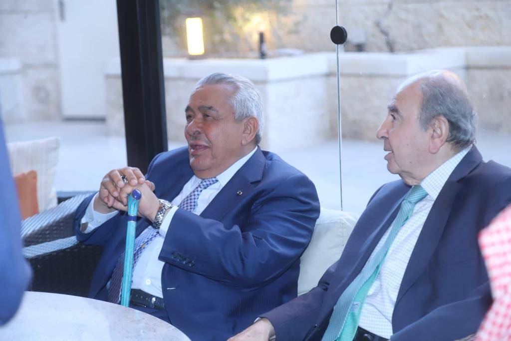 الفايز والصفدي و70 نائبا وعينا وشخصيات على مائدة السفير القطري (صور)