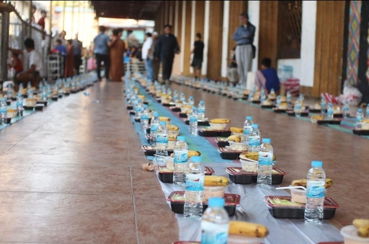 موائد الإفطار من الشؤون الإسلامية تصل إلى الفلبين و تنزانيا