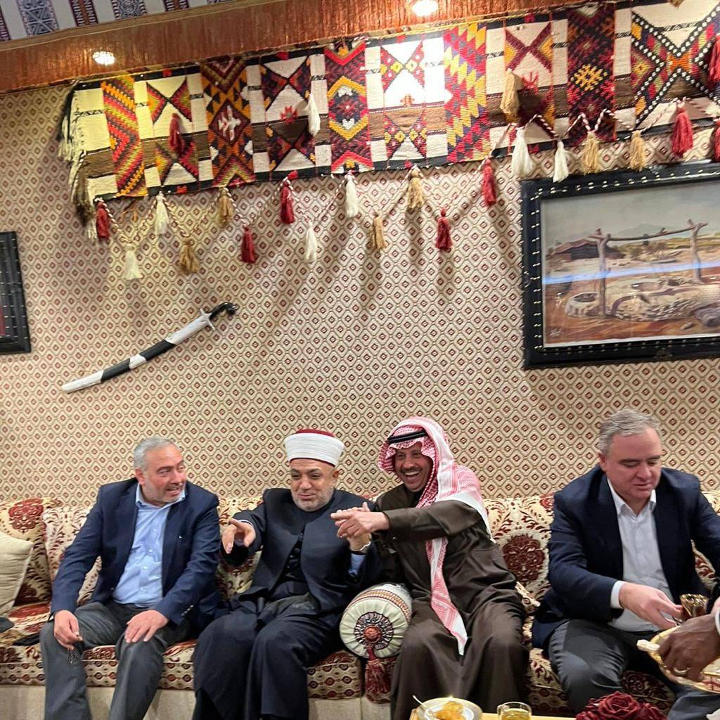 سفير خادم الحرمين الشريفين لدى الأردن يقيم مأدبة إفطار 