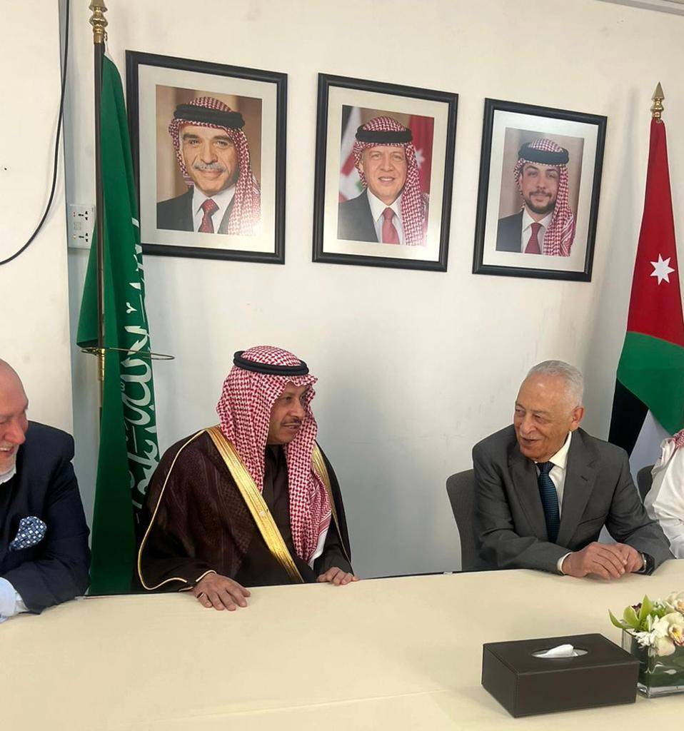 دشن السفير السعودي لدى الاردن ، هدية خادم الحرمين الشريفين من التمور للأردن،