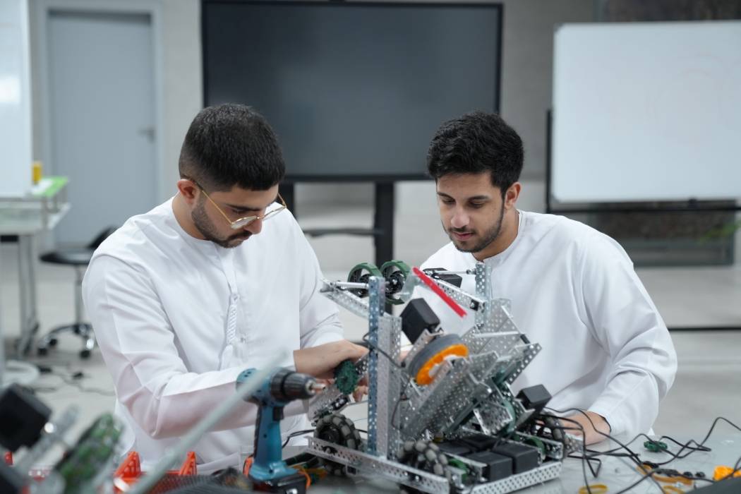 (185) برنامجاً لــ ناشئة الشارقة في رمضانيات ربع قرن