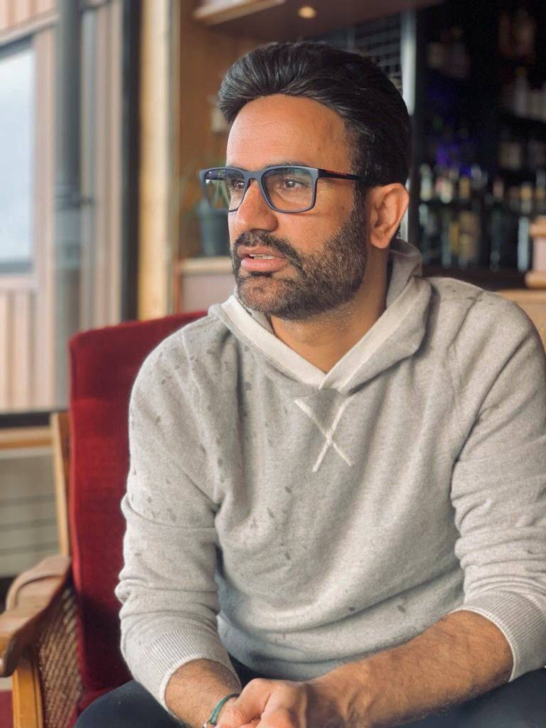 غرفة الكتابة حكاية ... عام من الإبداع يفرز 100 من الكٌتًاب يشكلون نواة مستقبل كتابة السيناريو في الإمارات