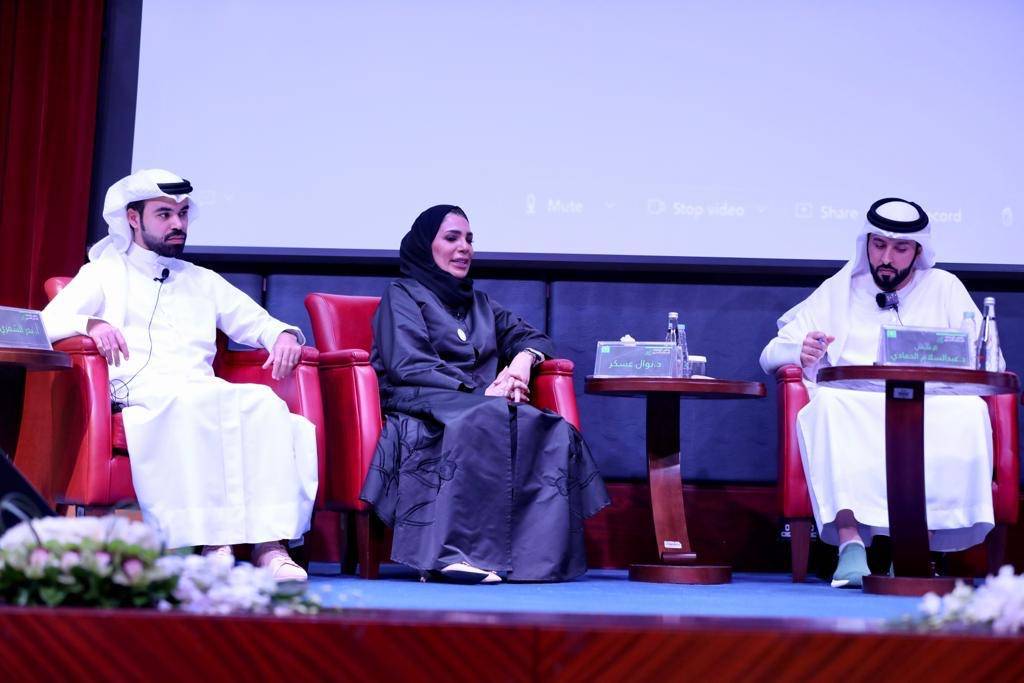 ملتقى الشارقة للإعلام الأسري الثالث في يومه الثاني جلسات حوارية وأوراق عمل وورش متنوعة