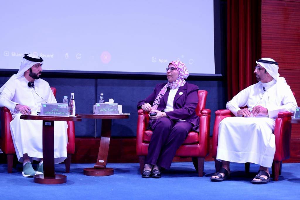ملتقى الشارقة للإعلام الأسري الثالث في يومه الثاني جلسات حوارية وأوراق عمل وورش متنوعة