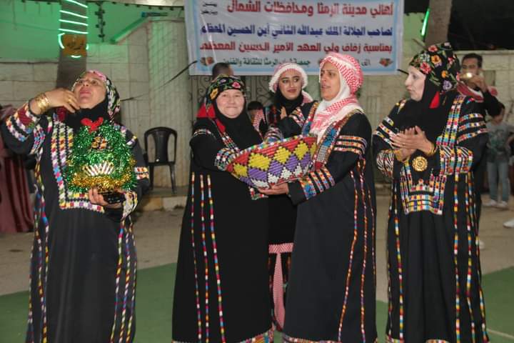 الشيخ محمد فنيخر البري يشارك في احتفالات أهالي الرمثا بمناسبة قرب زفاف ولي العهد 