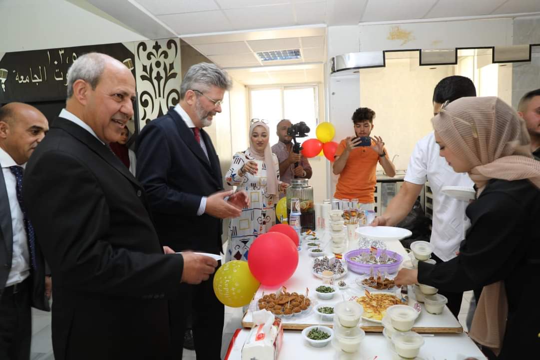 بحضور السفير الإسباني .. المحاسنة يرعى الاحتفال باليوم الإسباني في جامعة آل البيت 