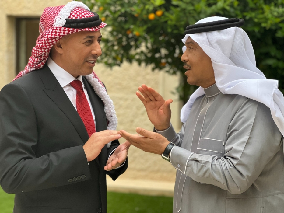 محمد عبده وعمر العبداللات في حضرة الملوك  فيديو 