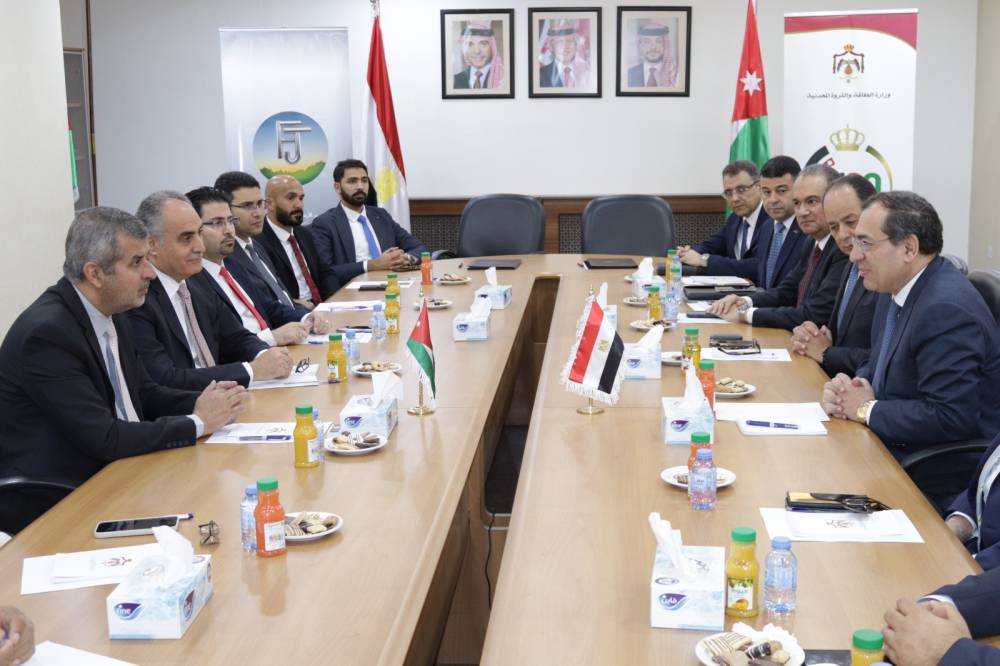 الأردن ومصر يوقعان اتفاقا لاستخدام البنى التحتية للغاز في البلدين